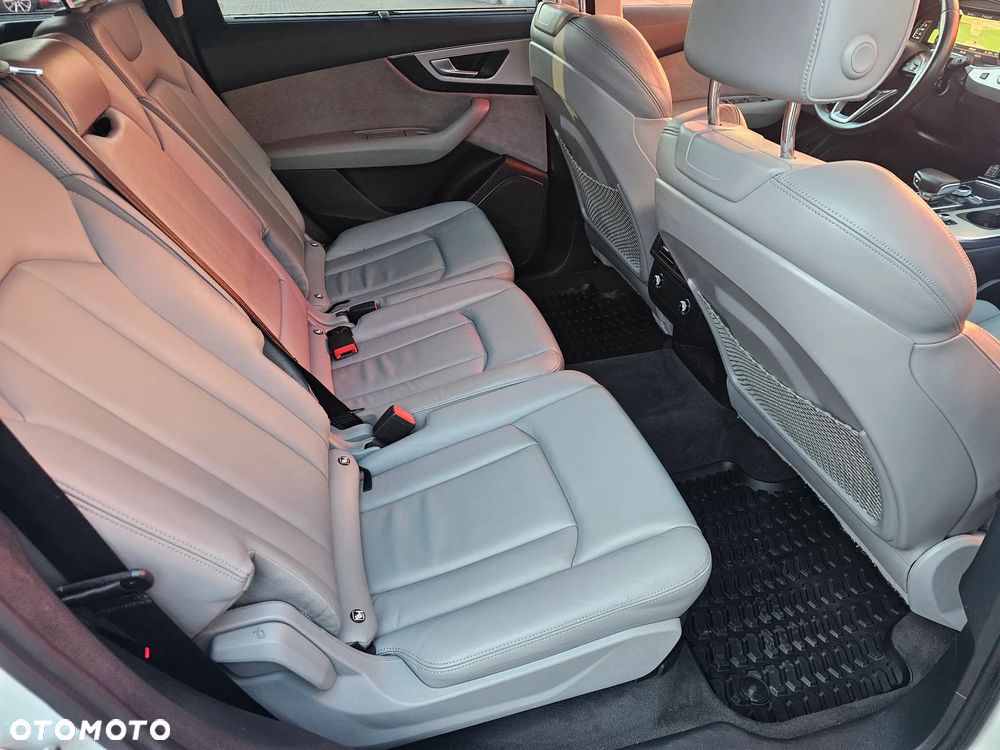 Audi Q7 - 10