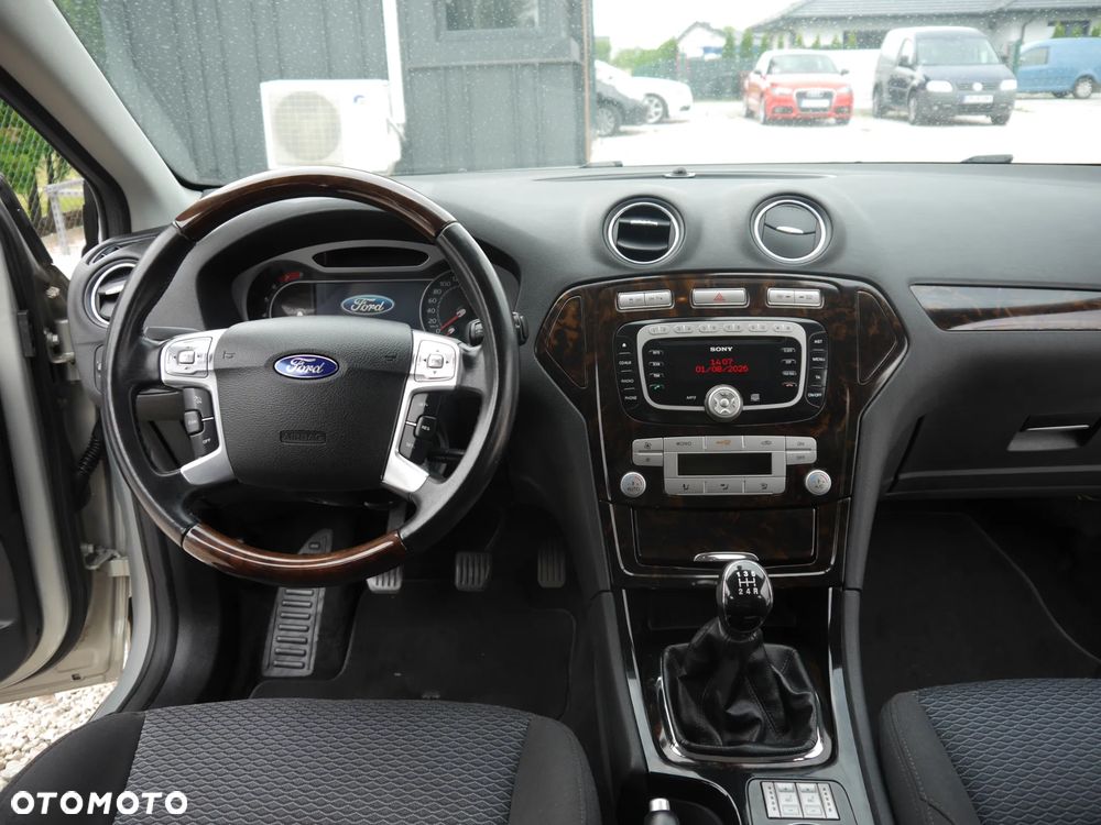 Ford Mondeo 2.0 Ghia Executive - 8