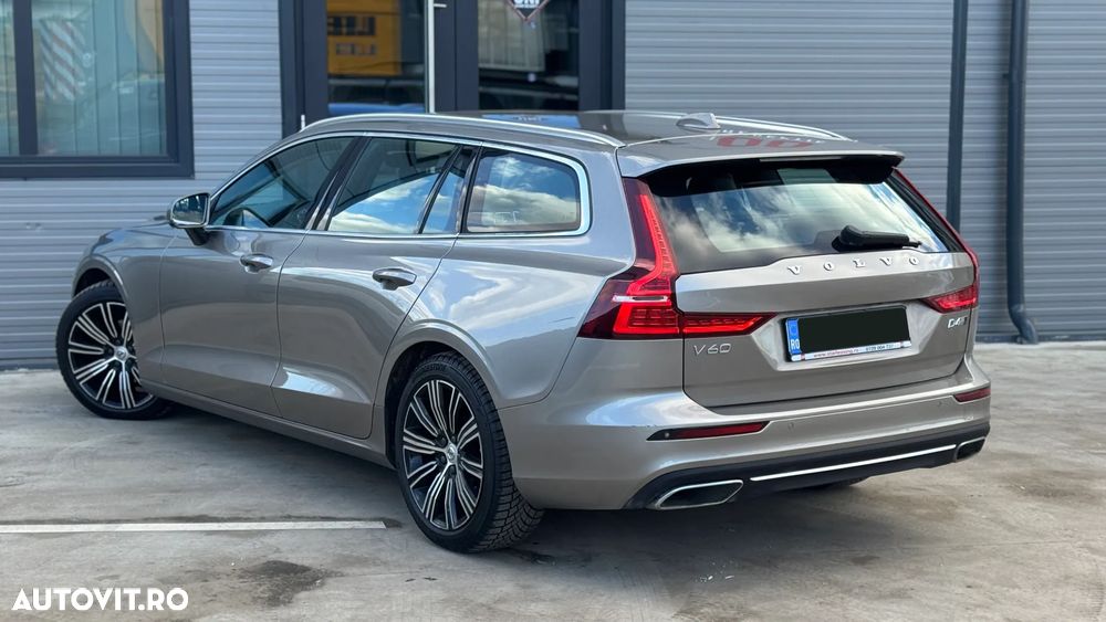 Volvo V60 D4 AWD Geartronic Momentum Pro - 7