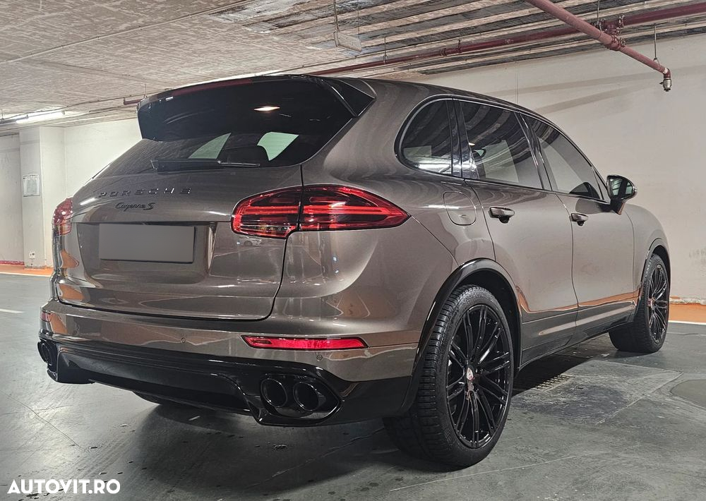 Porsche Cayenne S Diesel Platinum Edition - 3