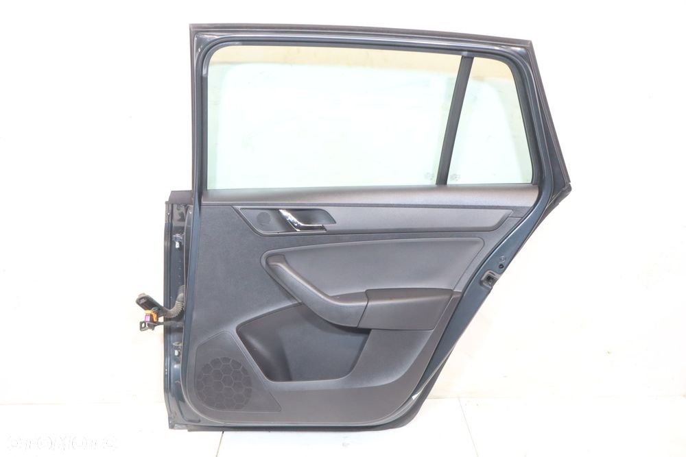 DRZWI PRAWY TYŁ SKODA RAPID II LF7Y - 2