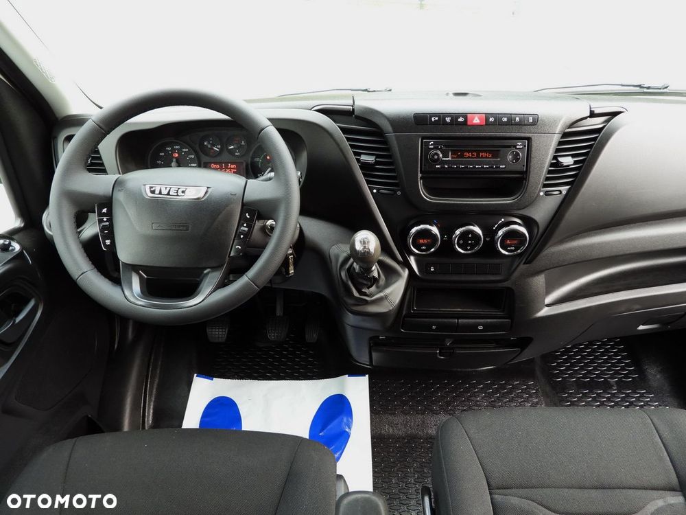 Iveco DAILY 35C17 SKRZYNIA PODWÓJNA KABINA DOKA 7 MIEJSC TEMPOMAT BLIŹNIACZE KOŁA KLIMATYZACJA  170KM - 27