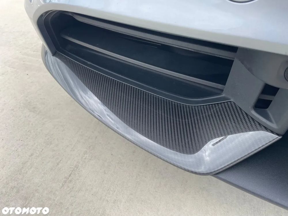 Porsche Taycan Turbo S - 16