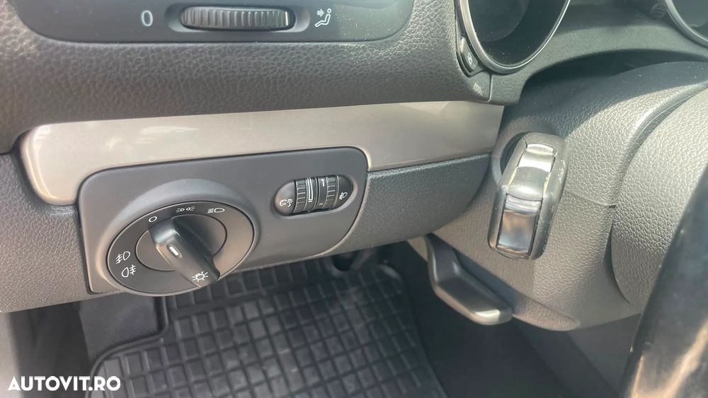 Volkswagen Golf - 10