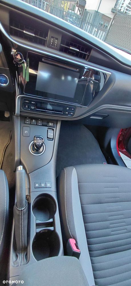 Toyota Auris Hybrid 135 Dynamic - 25