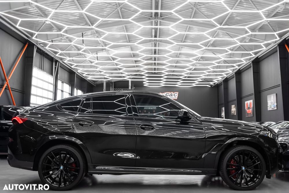 BMW X6 M M60i xDrive AT MHEV - 30