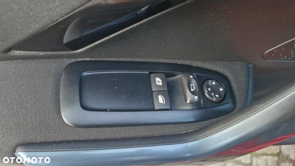 Peugeot 208 120 VTI Intuitive - 17