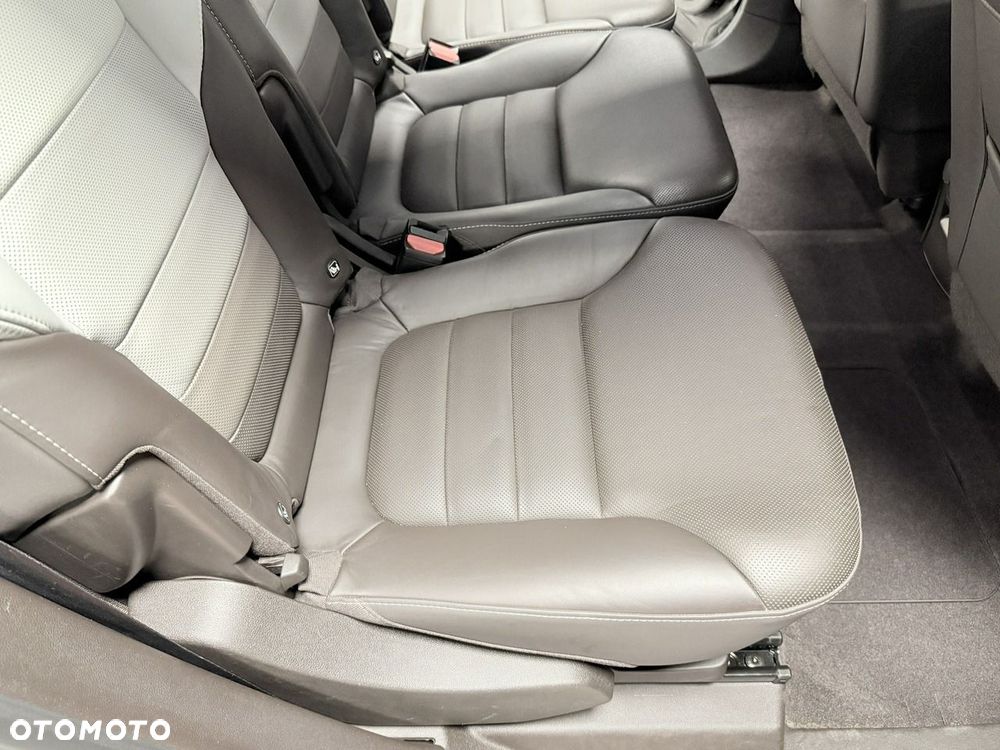 Renault Espace 1.6 dCi Energy Initiale Paris EDC - 32
