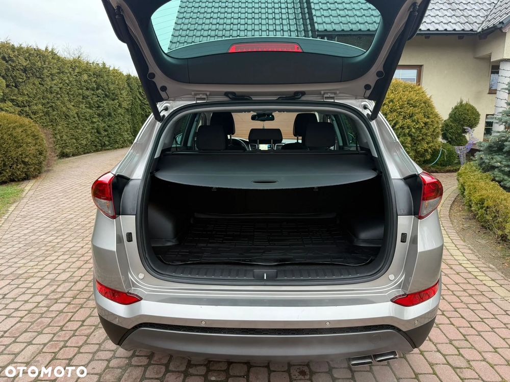 Hyundai Tucson 2.0 CRDI 4WD Automatik Style - 22