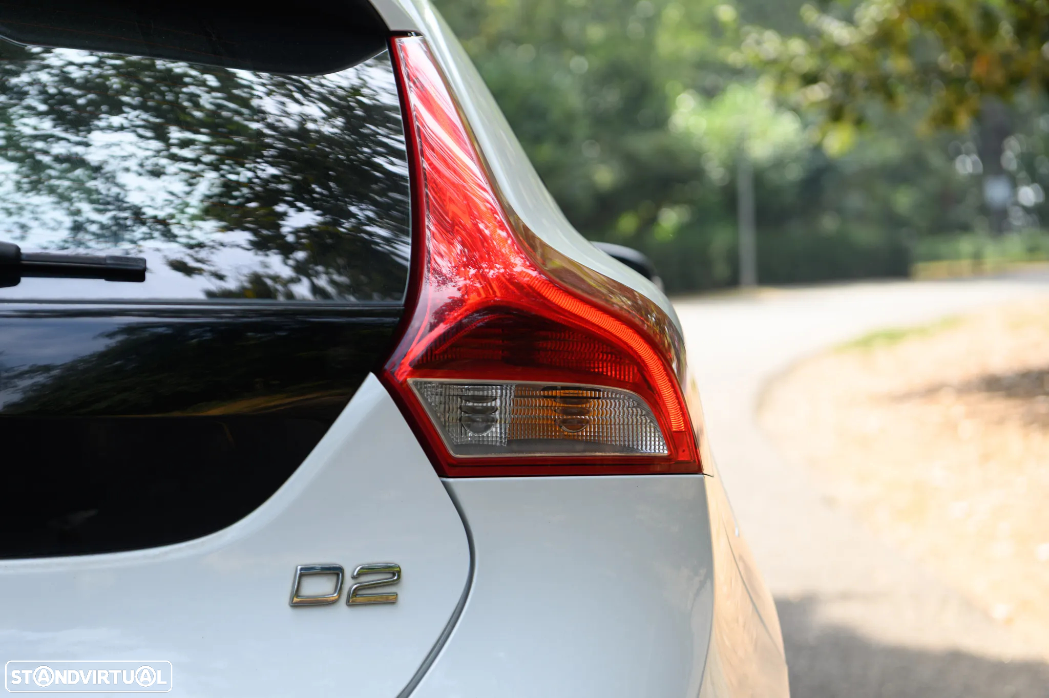 Volvo V40 Cross Country 2.0 D2 Summum - 11