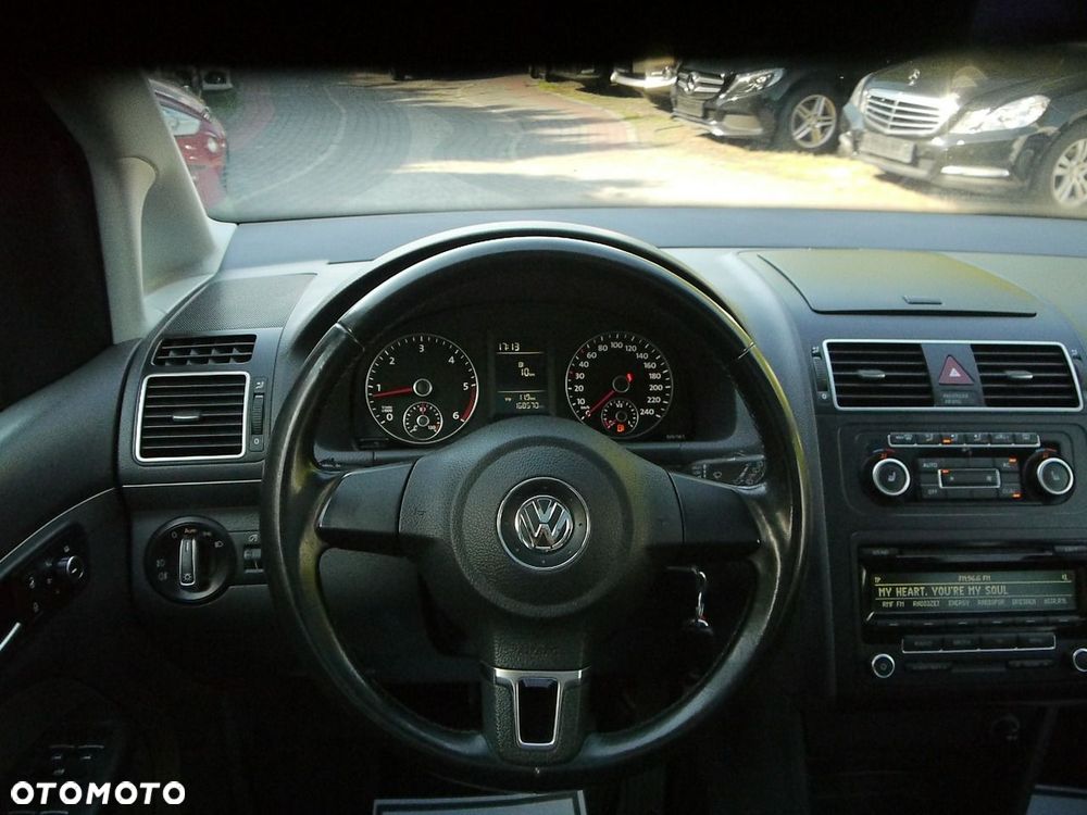 Volkswagen Touran - 17