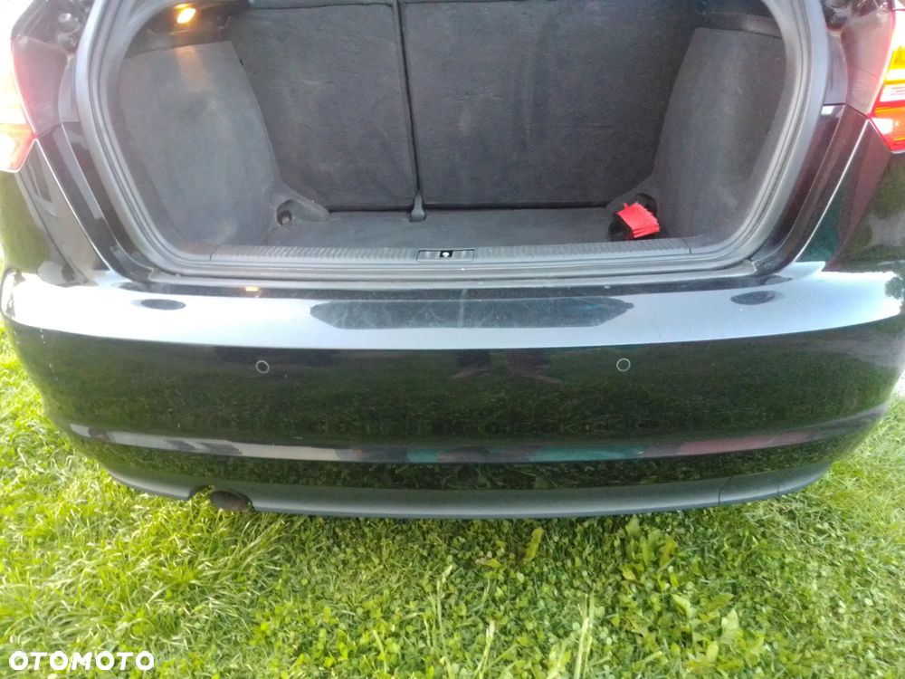Audi A3 Sportback 1.6 TDI DPF Ambiente - 12