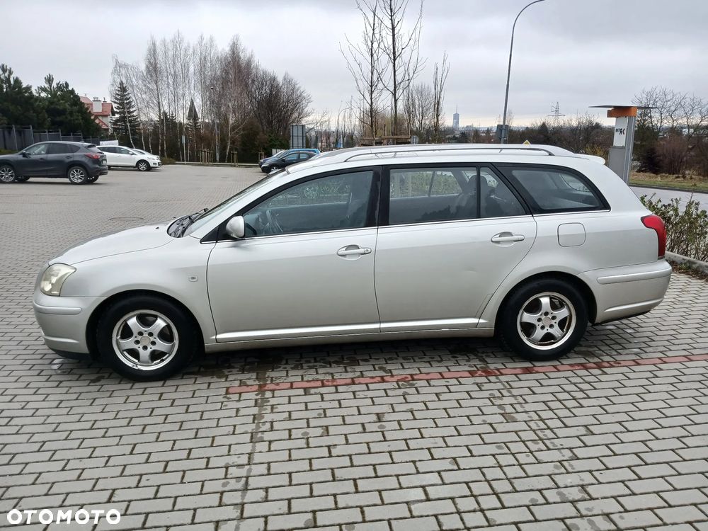 Toyota Avensis 1.8 VVT-i Sol - 13