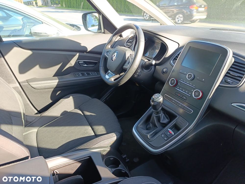 Renault Scenic TCe 115 GPF LIMITED - 31