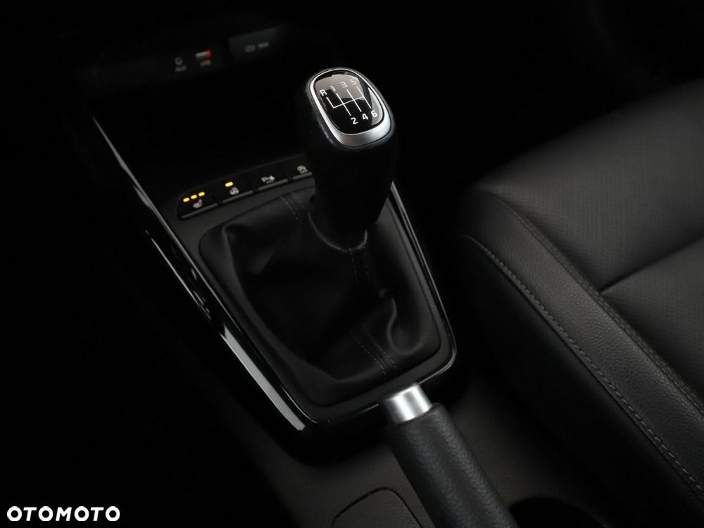 Kia Stonic 1.4 L - 29
