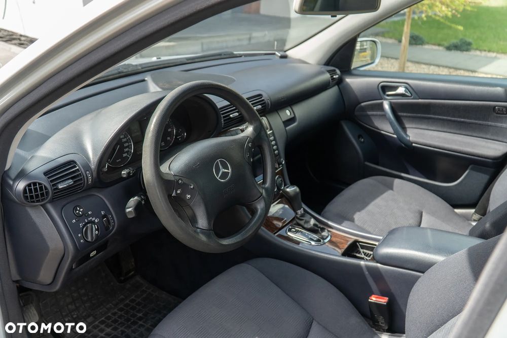 Mercedes-Benz Klasa C 200 Kompressor Automatik Classic - 11