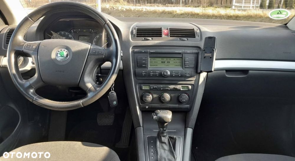 Skoda Octavia 2.0 TDI DSG Elegance - 6