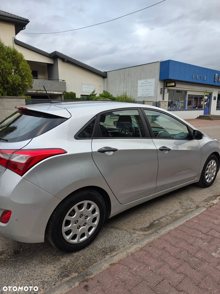Hyundai i30 i30cw 1.4 Trend - 9