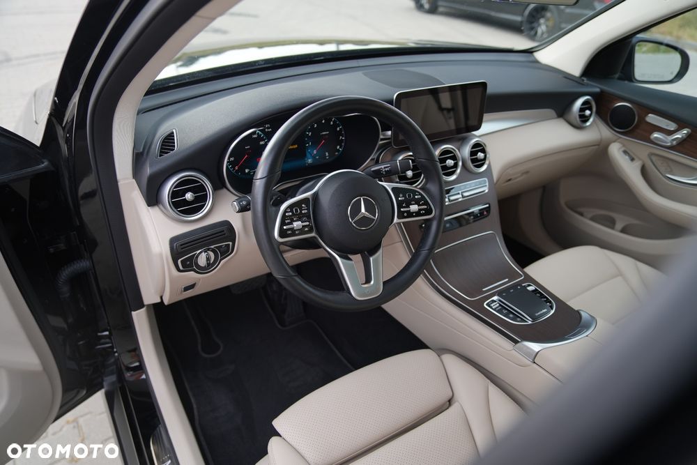 Mercedes-Benz GLC 300 4Matic 9G-TRONIC Exclusive - 11
