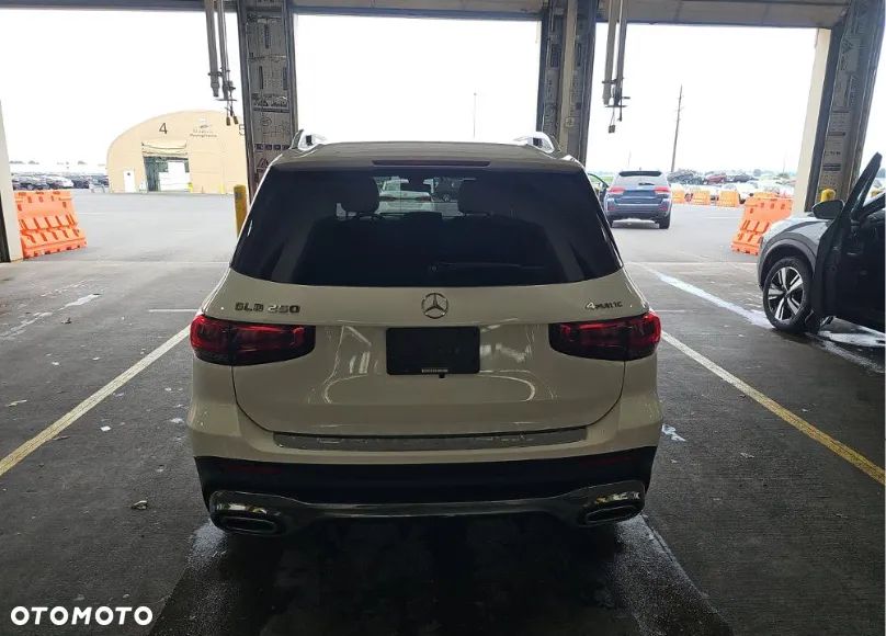 Mercedes-Benz GLB 250 4Matic 8G-DCT AMG Line - 6