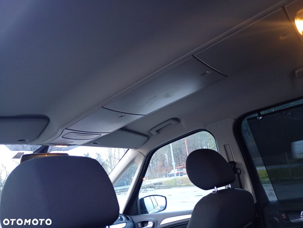 Ford Galaxy 2.0 TDCi Ambiente - 23