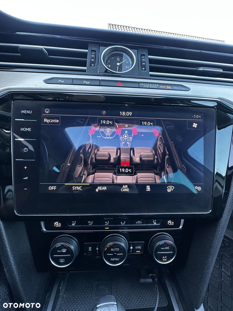 Volkswagen Passat 2.0 TDI SCR DSG 4Motion Business - 13