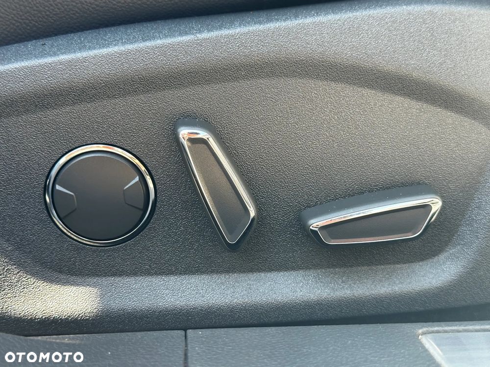 Ford Mondeo 2.0 TDCi Titanium PowerShift - 23