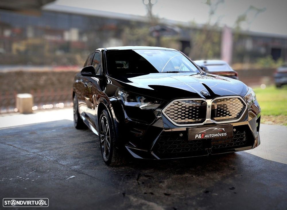 BMW iX2 eDrive20 Pack Desportivo M - 2
