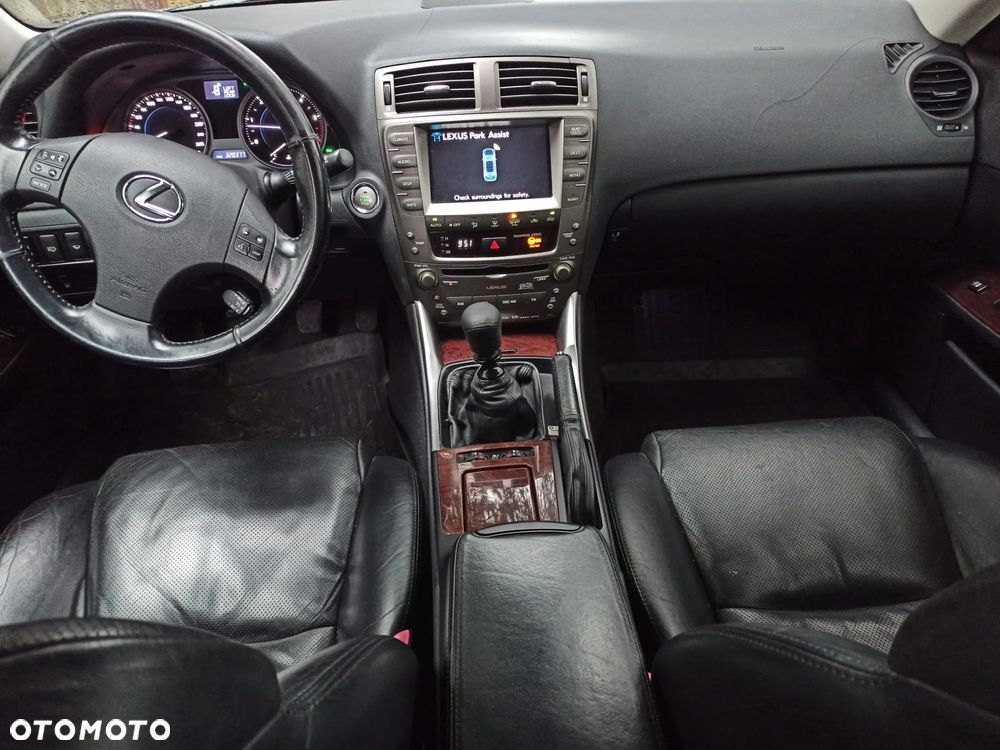 Lexus IS 220 D Prestige - 7