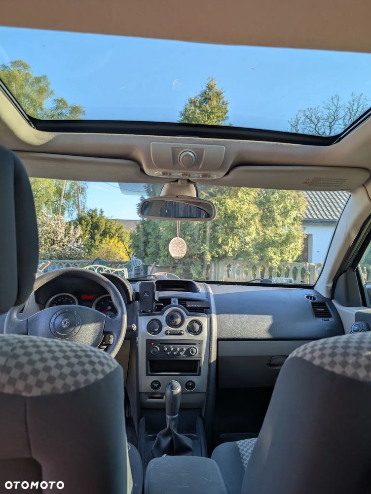 Renault Megane 1.6 Authentique - 4