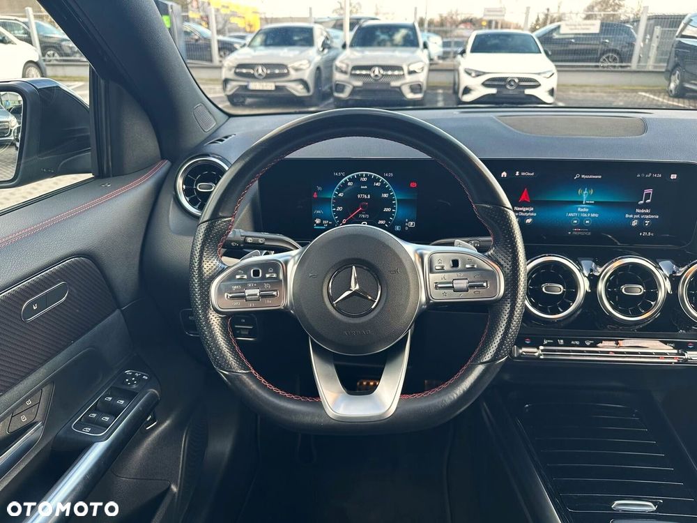 Mercedes-Benz GLA - 9