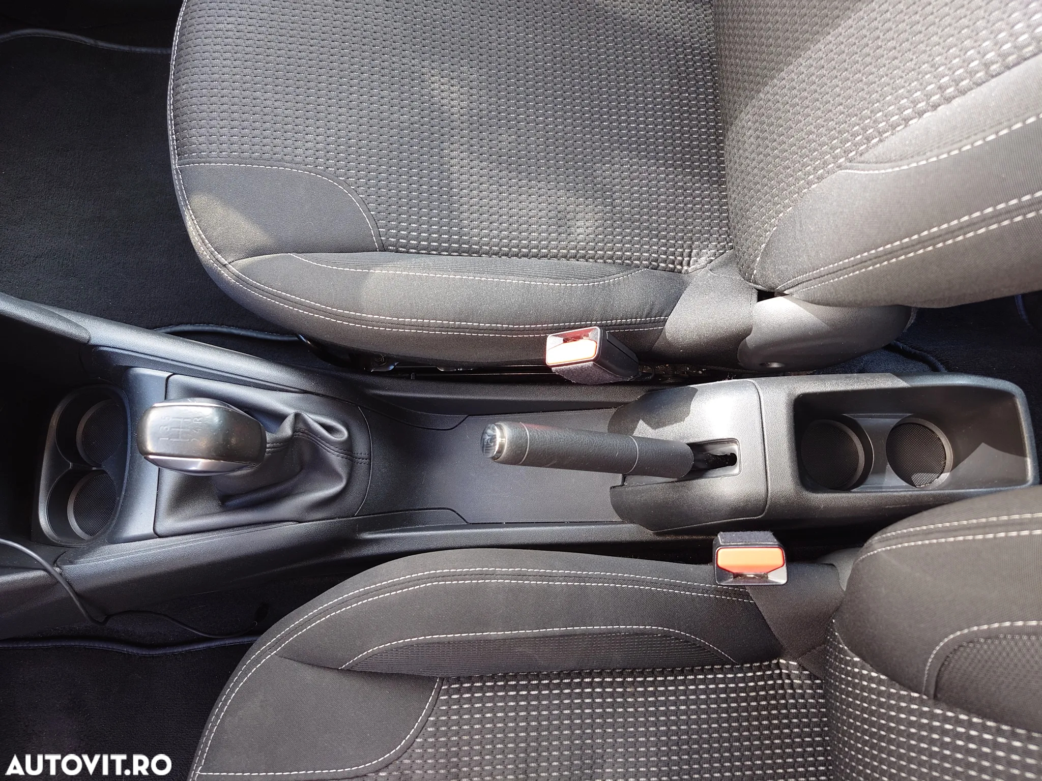 Peugeot 208 1.2 L PureTech Allure - 22