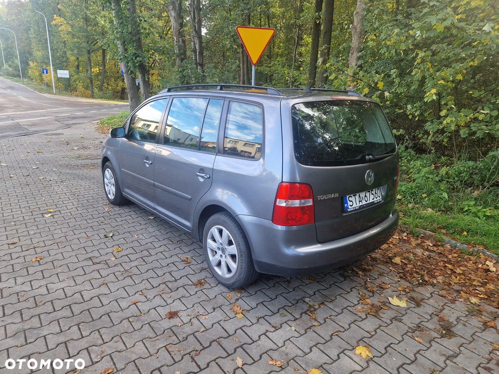 Volkswagen Touran - 6