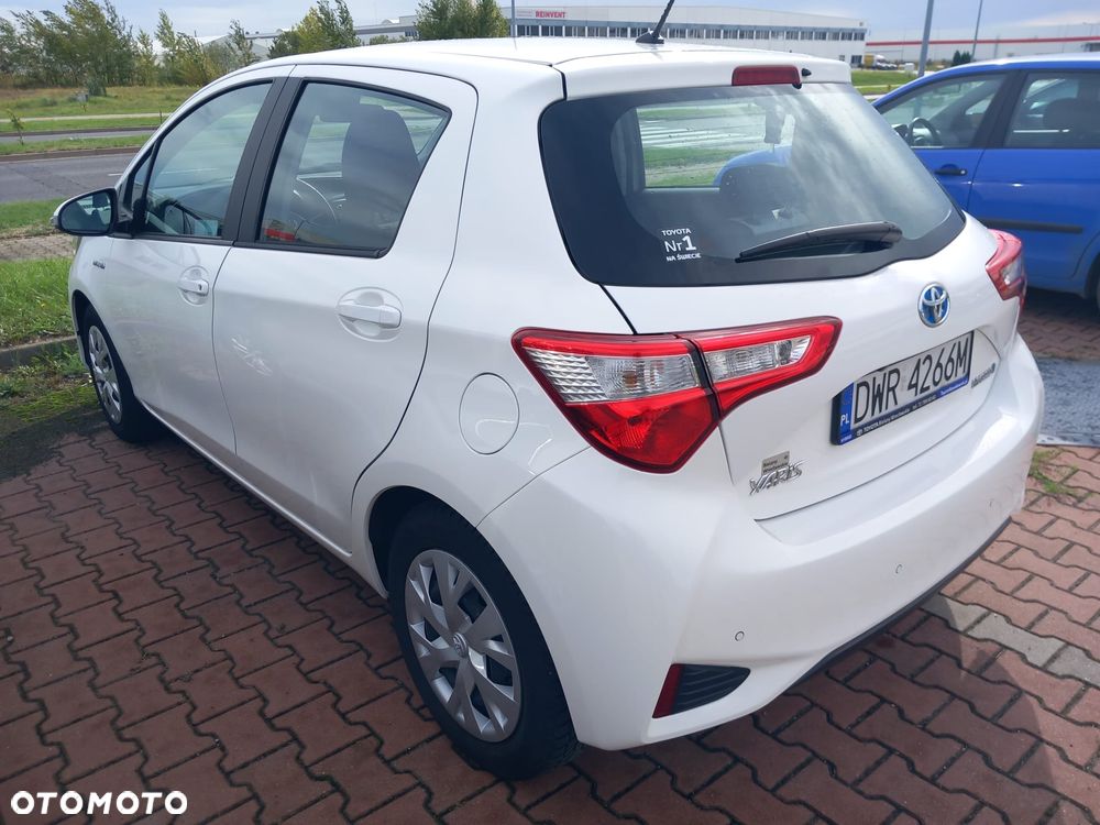 Toyota Yaris Hybrid 100 Premium - 3