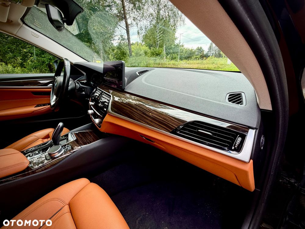 BMW Seria 5 530d xDrive - 22