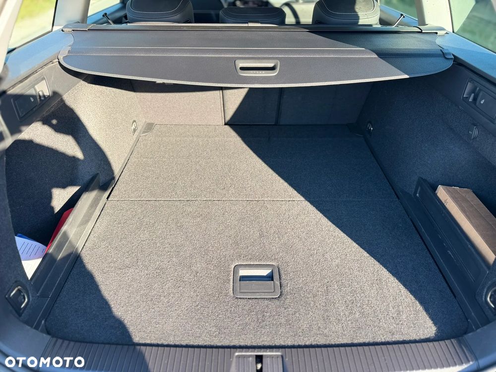 Volkswagen Passat - 13