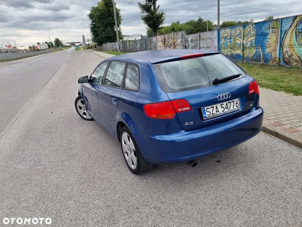 Audi A3 Sportback 1.6 FSI Ambiente - 12