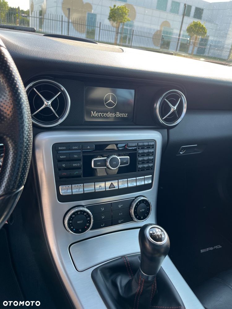 Mercedes-Benz SLK 200 CGI - 21