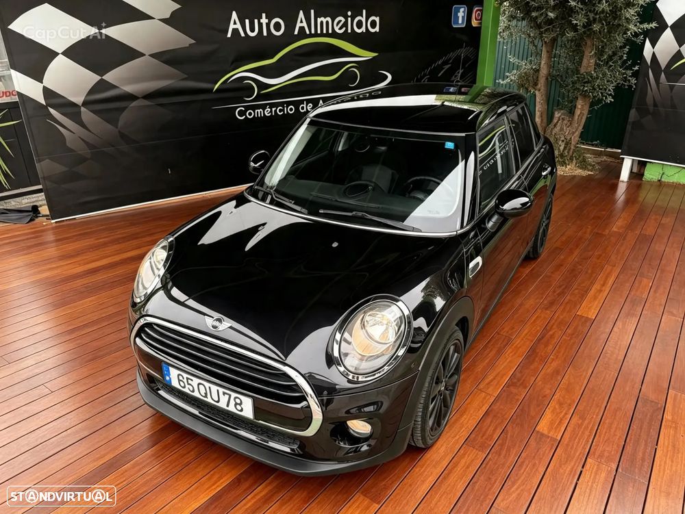 MINI 5 Portas Cooper D Auto - 12