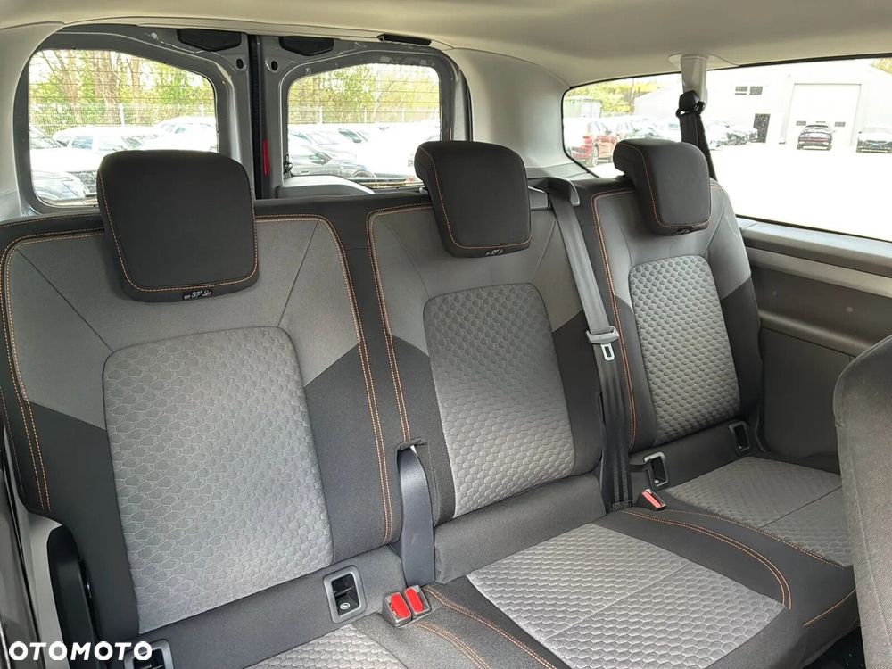 Volkswagen Caravelle - 19