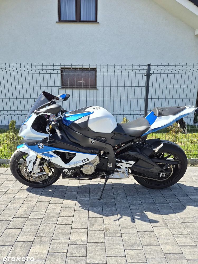 BMW S - 4