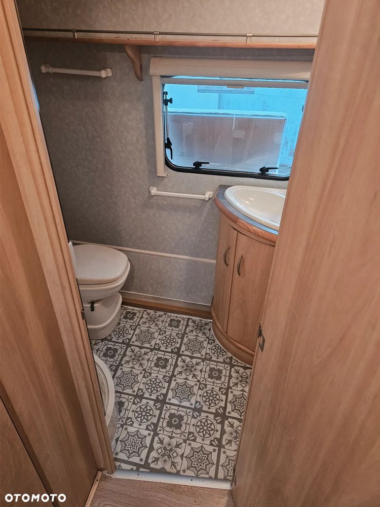 Hobby STERLING. WŁĄCZ FILMIK !!! 4 os. 2 SYPIALNIE. ŁÓŻKO PIĘTROWE. DUŻA ŁAZIENKA. NOWY SOLAR - 28