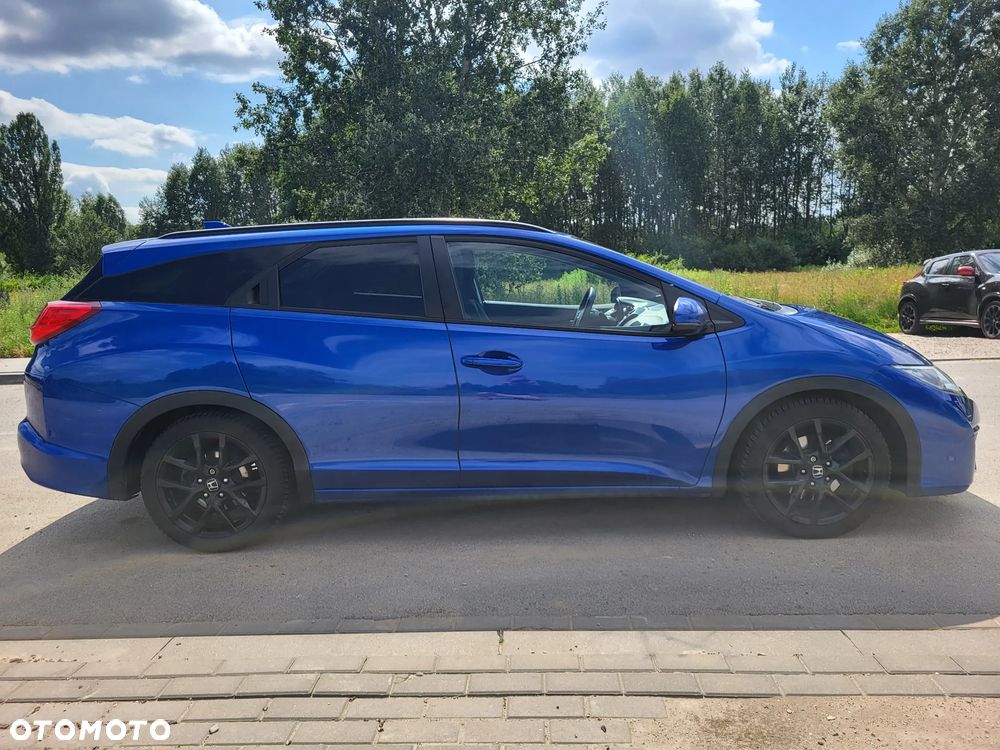 Honda Civic 1.8 Style Edition (Honda Connect+) - 3