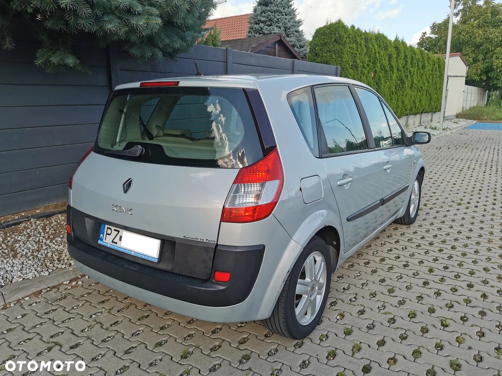 Renault Scenic 1.6 16V Confort Privilege - 24