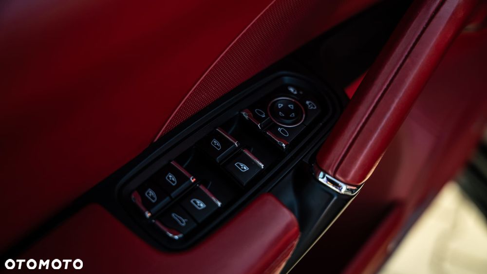 Porsche Cayenne GTS Tiptronic S - 24