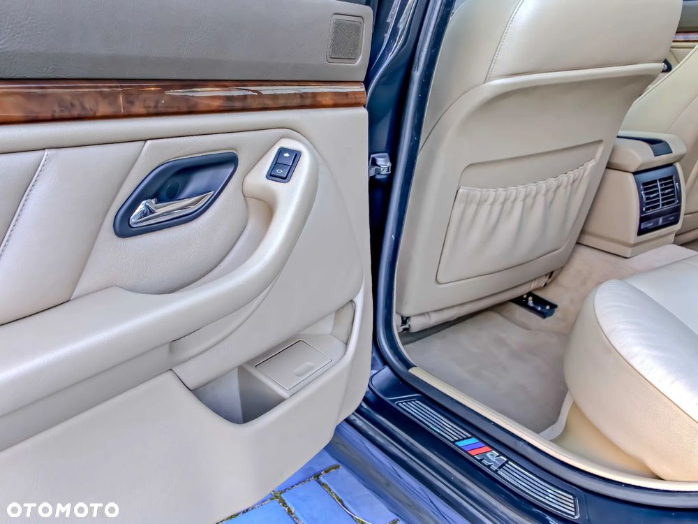 BMW Seria 5 - 33