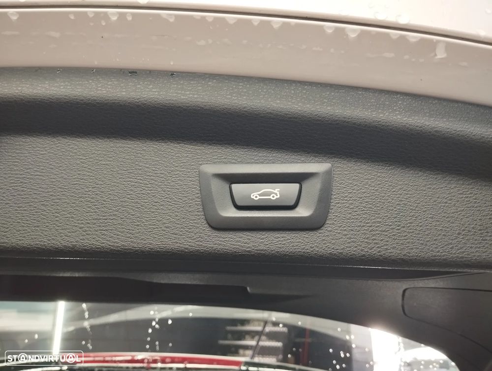 BMW X2 18 d sDrive Auto — fotografia 13