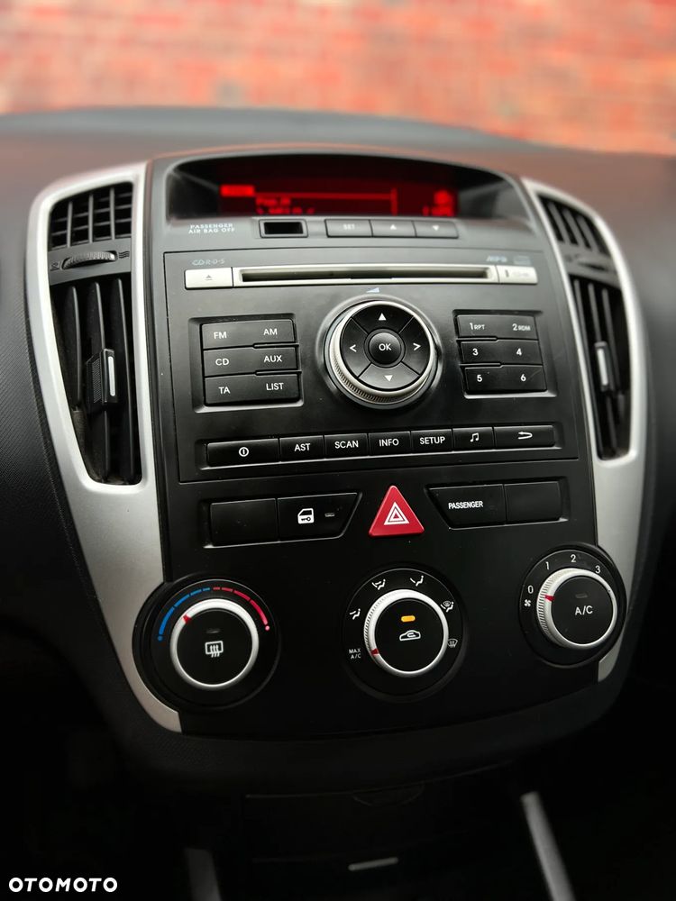 Kia Ceed - 21