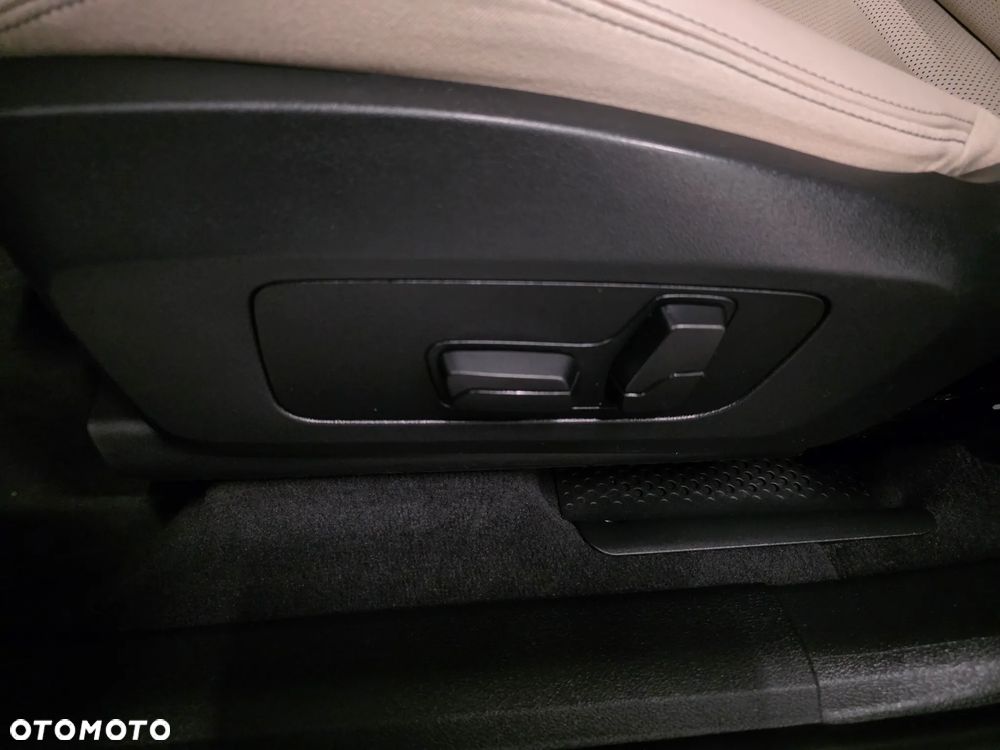 BMW Seria 2 218d Luxury Line sport - 20