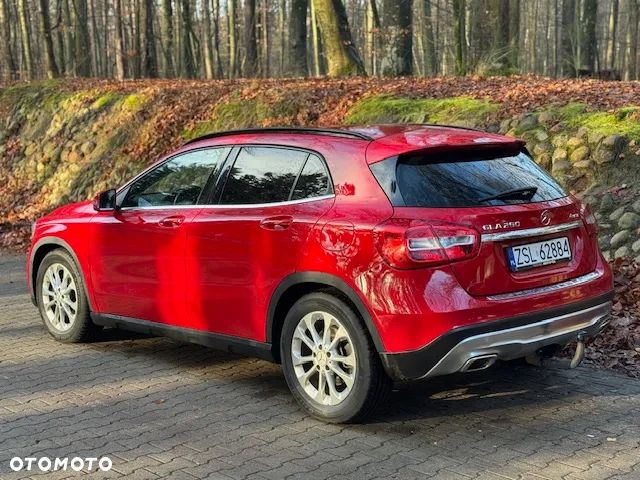 Mercedes-Benz GLA 250 4Matic 7G-DCT StreetStyle - 15